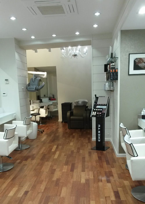 Vue intérieur du salon Le 5 coiffure à Nantes